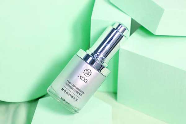 xdg小银瓶精华质地怎么样？xdg小银瓶精华一次用多少