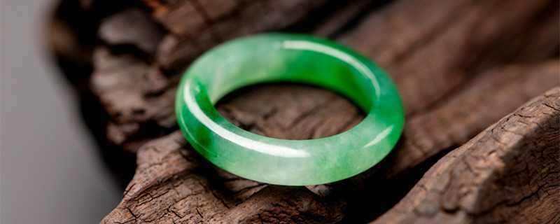 春彩翡翠属于什么级别 春彩翡翠属于什么级别