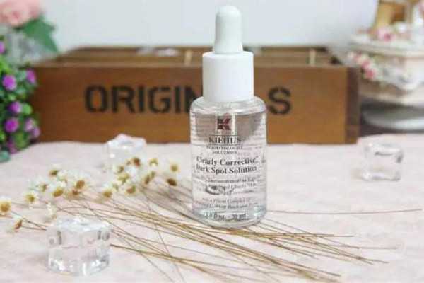 科颜氏淡斑精华液会使脸部发黄吗