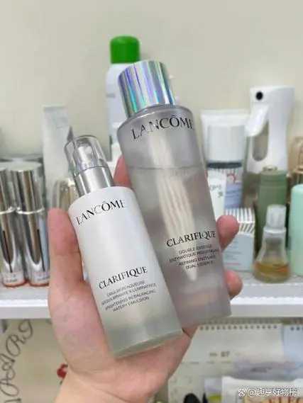 收缩毛孔紧致皮肤哪个牌子好?这7款水乳精华建议一试 收缩毛孔紧致皮肤哪个牌子好?这7款水乳精华建议一试