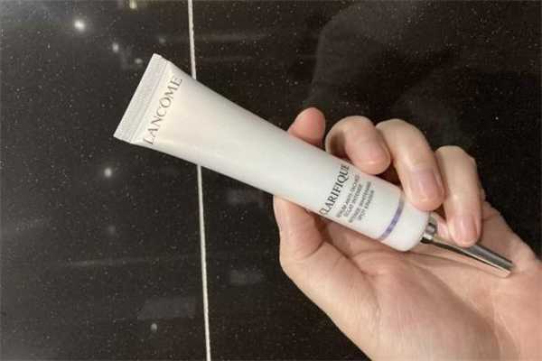 兰蔻极光精华水是精华还是水啊？兰蔻极光水不能天天用吗