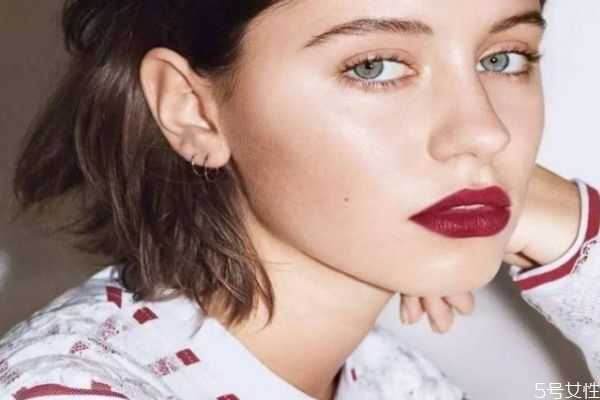 秋季适合画哪种妆容 秋季流行妆容画法