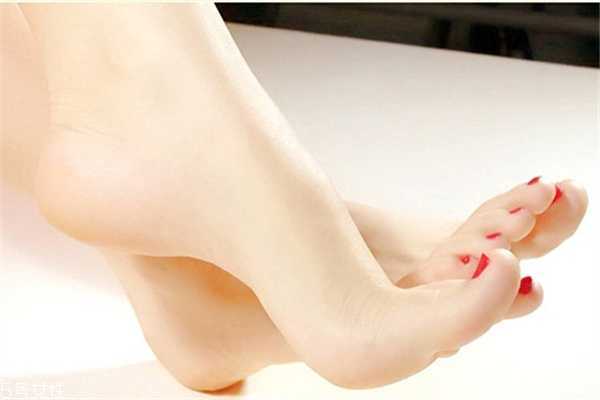 用脚膜脱皮正常吗 用脚膜脱皮正常吗