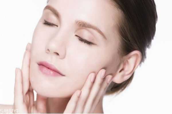 性价比高的烟酰胺精华有哪些