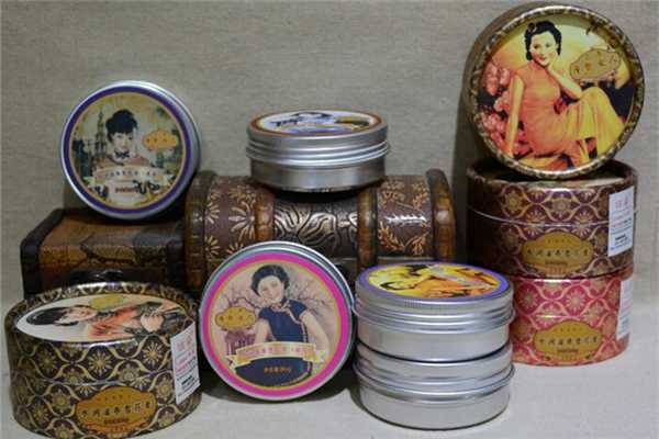 雪花膏可以擦嘴唇吗?雪花膏可以当身体乳吗 雪花膏可以擦嘴唇吗?雪花膏可以当身体乳吗