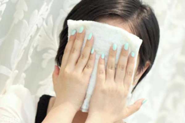 怎样去黑头缩毛孔最快 肌肤变细腻不在话下