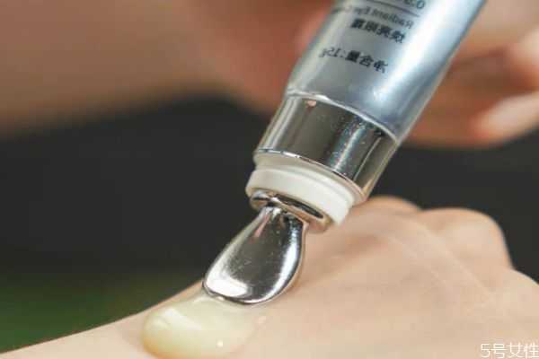 bm肌活微电流眼霜怎么样？bm肌活眼霜适合什么年龄