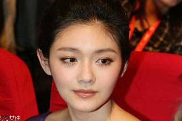 去角质能美白吗