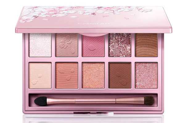 卡姿兰樱花眼影颜色好看吗?卡姿兰樱花眼影粉质细腻吗 卡姿兰樱花眼影颜色好看吗?卡姿兰樱花眼影粉质细腻吗