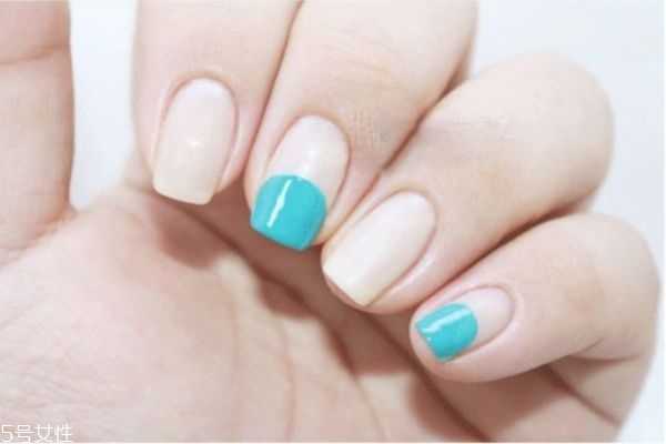 蓝色钻石美甲教程 蓝色小花美甲教程