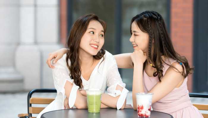 玫瑰精油滴肚脐的作用 玫瑰精油滴肚脐的作用