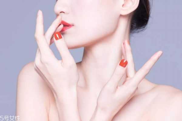 脸上为什么会爱出油