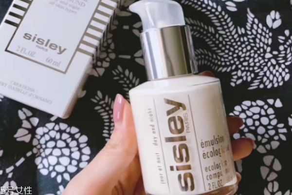 希思黎全能乳液和海蓝之谜哪个好