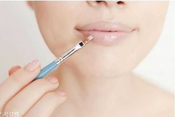 怎么快速淡化深唇色