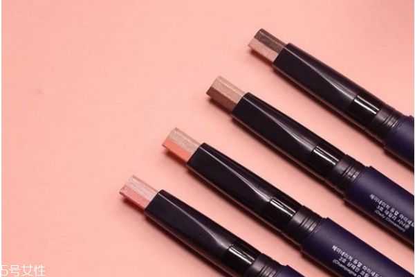 双色眼影怎么画？