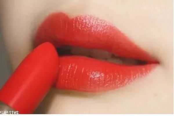 皮肤比较黄涂什么口红？皮肤暗黄推荐几款口红