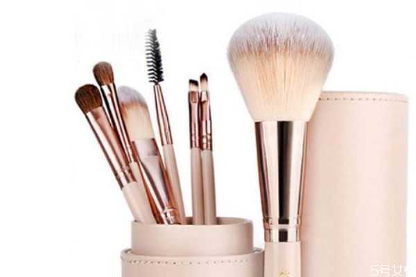 眼影刷用完都要洗吗？晕染刷和眼影刷的区别