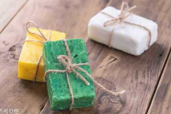 海盐皂洗脸的正确用法