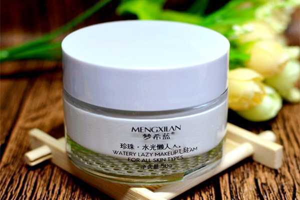 面霜能涂在眼睛周围吗 面霜能涂在眼睛周围吗