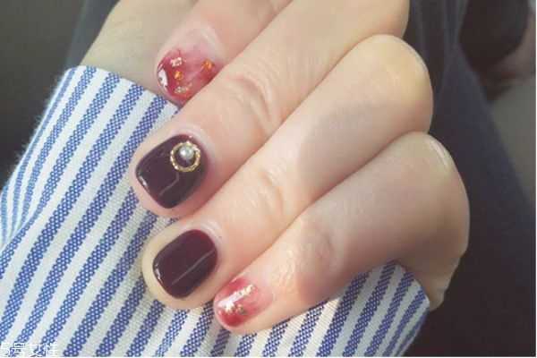 清新色块撞色美甲怎么做? 清新色块撞色美甲怎么做?