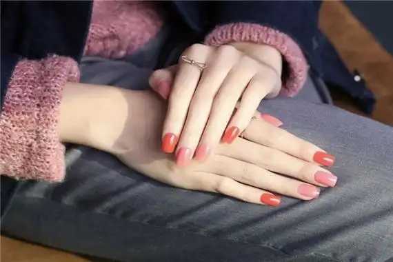 指甲油可以用什么代替