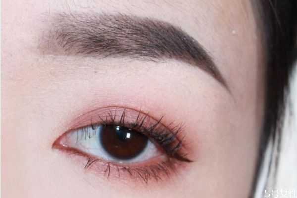 不画眼线可以画眼影吗?日常妆有必要画眼线吗 不画眼线可以画眼影吗?日常妆有必要画眼线吗