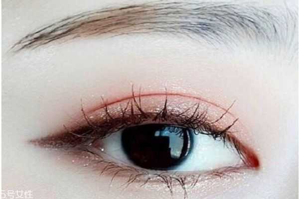 冷艳秋冬妆化妆步骤