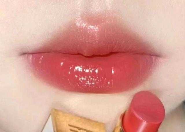 2024年新款口红热门色号推荐，让你的肤色更显白皙气质出众