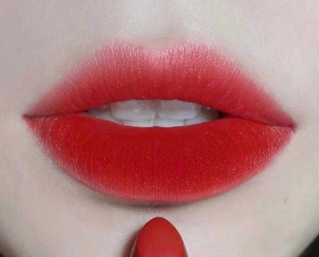 2024年新款口红热门色号推荐，让你的肤色更显白皙气质出众