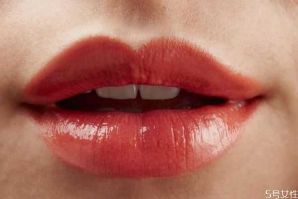 适合20岁女生使用的精华液有哪些