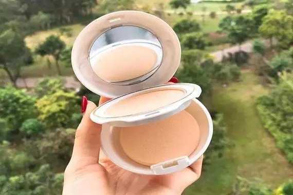 粉饼和粉底液都要用吗? 粉饼和粉底液都要用吗?