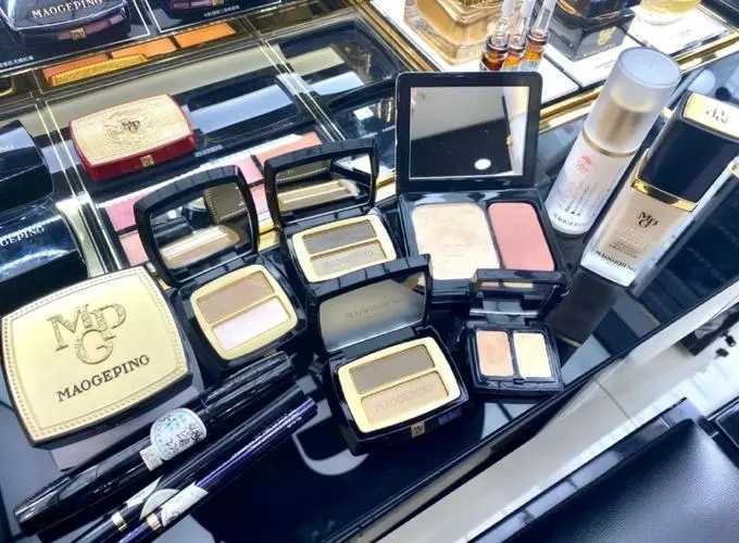 刚学化妆需要买什么化妆品 刚学化妆需要买什么化妆品