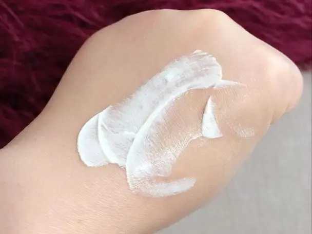 防晒霜多久补一次？防晒霜的正确使用方法