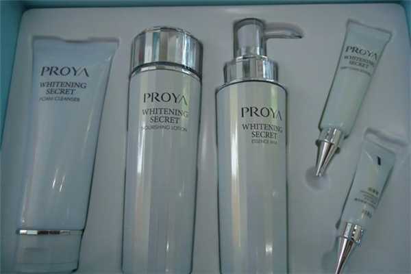 珀莱雅适合什么年龄段的女生使用