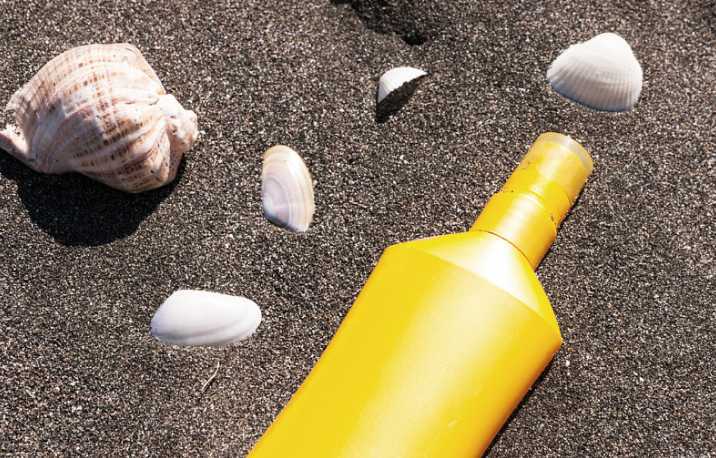 防晒喷雾要用手抹匀吗？防晒喷雾要用卸妆水卸吗