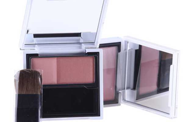 兰芝魅彩专业腮红好用吗?兰芝魅彩专业腮红适合初学者吗 兰芝魅彩专业腮红好用吗?兰芝魅彩专业腮红适合初学者吗