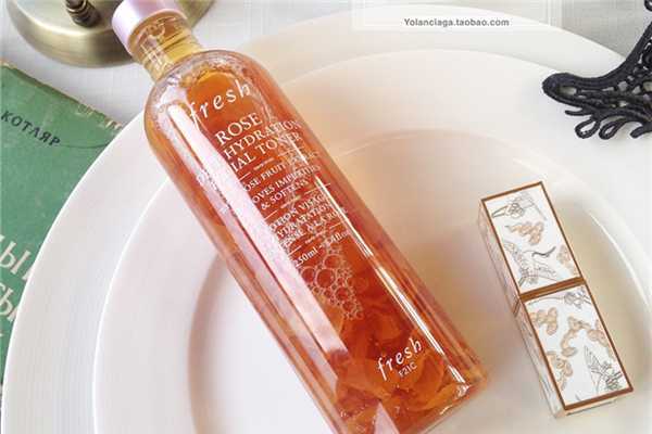 玫瑰水要避光保存吗?玫瑰水可以收缩毛孔吗 玫瑰水要避光保存吗?玫瑰水可以收缩毛孔吗