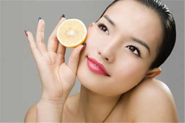 皮肤干燥会引起湿疹吗 皮肤干燥吃什么水果补水效果好