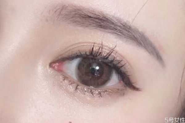 美瞳哪个颜色不容易看出来 带什么颜色美瞳好看