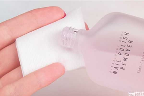 怎样去掉指甲油 光疗美甲怎么卸除