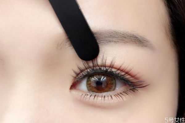 贴假睫毛好看还是不贴好看？假睫毛有必要贴吗
