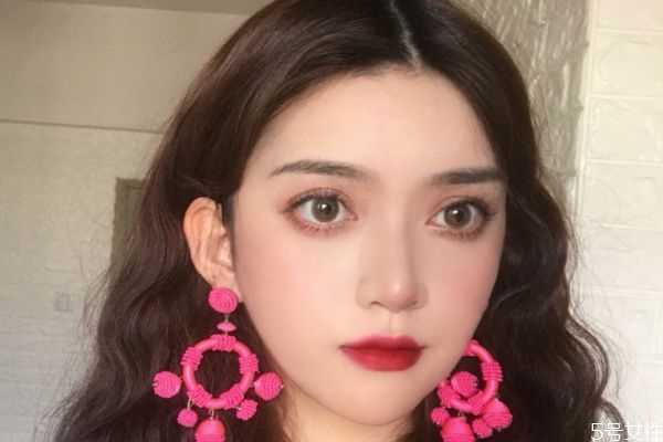 美瞳的l和r是什么意思?美瞳l和r哪个是左右 美瞳的l和r是什么意思?美瞳l和r哪个是左右