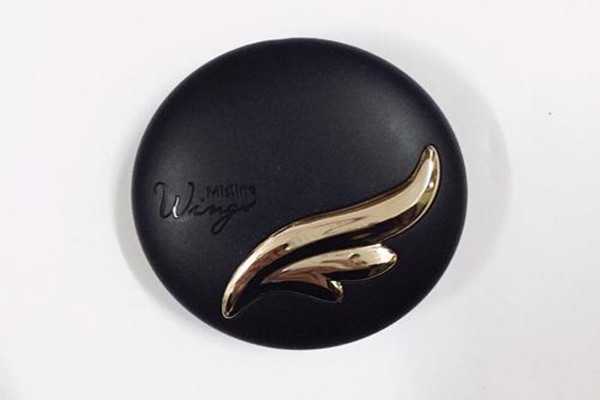 mistine羽翼粉饼干湿两用的方法