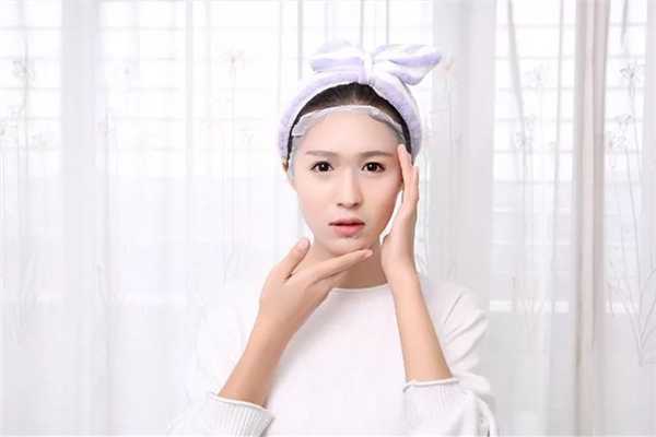 皮肤干燥怎么补水最快?皮肤干燥用什么牌子护肤品比较好 皮肤干燥怎么补水最快?皮肤干燥用什么牌子护肤品比较好