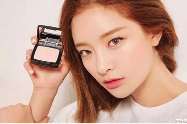 眼影当鼻影好吗?鼻影可以用眼影代替吗 眼影当鼻影好吗?鼻影可以用眼影代替吗