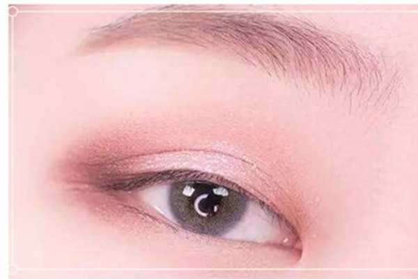 常用的眼影颜色有哪些 常用的眼影颜色有哪些