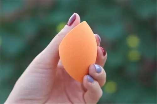 海绵蛋为什么要浸水?海绵蛋的正确使用方法 海绵蛋为什么要浸水?海绵蛋的正确使用方法