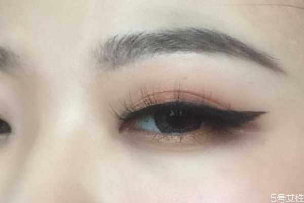 下睫毛怎么贴？假睫毛下眼睫的贴法技巧