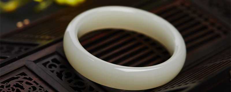 绿玉髓与玉和翡翠的区别 绿玉髓与玉和翡翠的区别