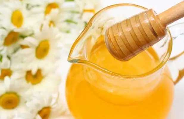 维生素c加蜂蜜做面膜有什么功效 维生素c加蜂蜜做面膜有什么功效